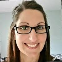 Kellie Booth's Instagram, Twitter & Facebook