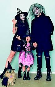 Former tvb artiste rabee'a yeung (楊洛婷) and tim wong (黃天翱), lead singer of the rock band dear jane, got married in hawaii on december 12. What A Spook Tacle The Standard
