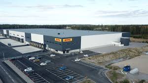The company is based in seattle, washington, united states, and has 750. Amazons Lager I Eskilstuna Invigt Se Bilderna Dagens Ps