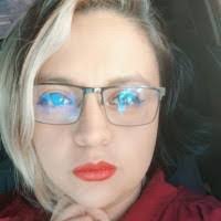 Perla Galarza's Instagram, Twitter & Facebook