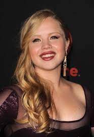 Black Lightning Casts Sofia Vassilieva As Looker Serpentor S Lair Sofia Vassilieva Black Lightning Medium Tv Series