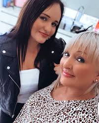 Danielle Hopwood's Instagram, Twitter & Facebook