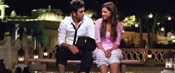 Kabir and naina bond during a trekking trip. Yeh Jawaani Hai Deewani Movie Review By Rajeev Masand Tanqeed