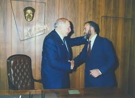 Saadet partisi lideri temel karamollaoğlu, necmettin erbakan'ın oğlu fatih erbakan'ın kuracağını açıkladığı 'yeniden refah partisi' için öyle şeyler söyledi ki kavga daha da kızışacak gibi. Karamollaoglu Erbakan In Cizgisi Saadet Partisi Nin Cizgisidir Independent Turkce