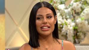 Anna's lookalike sister