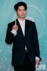 #more than friends #ong seong wu #shin ye eun #kdrama #the extra condition of her eventually liking him back tho #way to ruin the moment. Wanna One Style White 2 Ong Seong Wu Kang Daniel Ha Sung Woon Yoon Ji Sung The Perfect Fit
