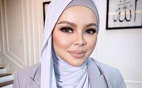Siti sarah dimasukkan ke icu selepas tahap oksigen semakin tidak stabil. U2obtq6b 7nqfm