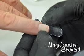 Die optimale vorbereitung der fingernägel ist besonders wichtig, damit das gel anschließend auch gut auf den nägeln haftet. French Nagel Anleitung Mit Bilder French Manikure Selber Machen Anleitung