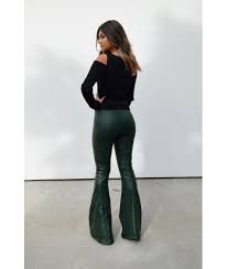 Calça De Couro Boca De Sino Calca Maxi Flare Cirre Flares Wideleg Flaredpants Bell Bottom Calca Maxi Flare Ideias Fashion Roupas De Couro