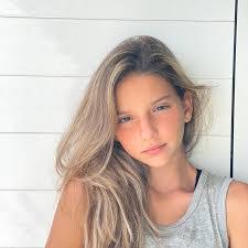 Amanda Pasion's Instagram, Twitter & Facebook