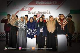 Big, huge, banyo, bangor, bangui, baguio, massive, bigfork, immense, bossangoa. Dokumentasi The Great Agenda English Club Pesantren Budaya Indonesia Depok