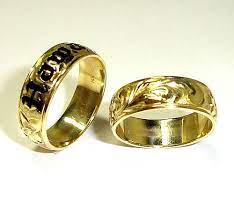 Hawaiian Wedding Tradition Hawaiian Wedding Bands Have The Other S Name Engraved On The Face Of Hawaiian Jewelry Hawaiian Heirloom Jewelry Heirlooms Jewelry