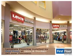 Laminate Flooring Installed By Firstfloor At Levis Dockers All Over Pakistan Www Firstfloor Com Pk Shopping Mall Interior Levis Outlet Outlet Store