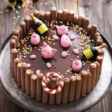 Schokoladentorte Mit Marzipan Schweinchen Motivtorte Rezept Schokoladen Torte Schokoladentorte Kuchen Und Torten Rezepte