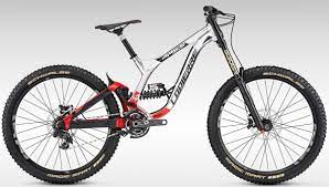 Going down.climbing is typically achieved via a chairlift or in the back of a shuttle vehicle. Lapierre Dh World Champion Ultimate Downhill Bike Modell 2017 Rad Salon Onlineshop Top Bike Angebote Auslaufmodelle Gunstige Preise