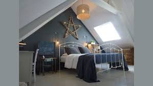 Chambre D Hote Gite Insolite Sur Le Theme D Une Ancienne Ecole En Bretagne Ideal Pour Les Famil Deco Chambre Sous Comble Deco Chambre Sous Pente Deco Chambre