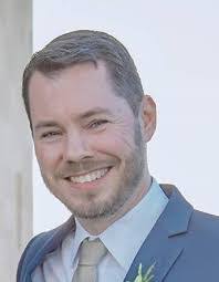 Leslie Dickson's Instagram, Twitter & Facebook