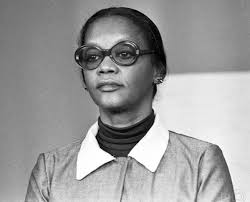 Relembre a carreira ímpar da atriz Ruth Souza, que completa 97 anos