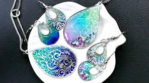 uvレジン 100均 セリアの透かしプレートを使ってアクセサリーを作ってみました watermark plate uvresin youtube 手作りアクセサリー 100均 レジン 100均 レジン 100均 セリア