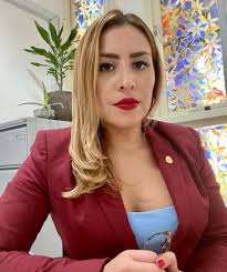 CORTE A ORDENA ARUBA BANK PA HABRI CUENTA PA BOCHINCHA