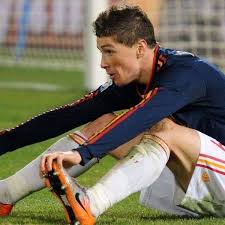 L'espagne est d'ailleurs à ce jour la seule nation au monde à avoir réussi l'exploit de cumuler à la suite deux titres continentaux et un titre de champion du monde grâce à ses succès en 2008, 2010 et 2012. Euro 2012 L Espagne Devoile Sa Liste Des 23