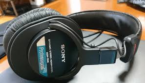 The 7506 is a bit of a different animal, as its peaks are confined mostly to the treble area. Sony Mdr 7506 Headphones 2021 Review Musiccritic