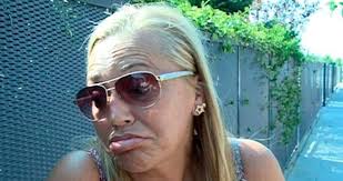 La colaboradora de 'sálvame' ha ido soltando píldoras en el programa de los detalles de su enlace. Ana Rosa Quintana Hace Llorar A Belen Esteban
