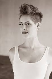 Marjinal Sac Modelleri Short Hair Styles Hair Styles Funky Short Haircuts