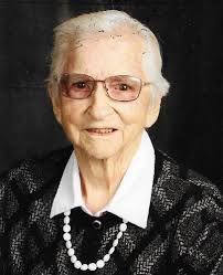 Bessie Hubbard's Instagram, Twitter & Facebook