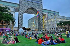 Jadual waktu buka puasa dan imsak ramadhan 2021 kuala lumpur putrajaya dan labuan. Padang Turf Di Hadapan Kompleks Perbadanan Putrajaya Di Presint 3 Menjadi Lokasi Pilihan Buat Warga Penduduk Dan Pengunjung Festival Ramadan Putrajaya Untuk Berbuka Puasa Bersama Keluarga Redyusman