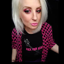 Molly Parsons's Instagram, Twitter & Facebook