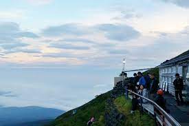 Climbing Mt Fuji Alone Cost From Tokyo Mountain Hut Stay Photos Hiking In Japan Flashpacking Japan