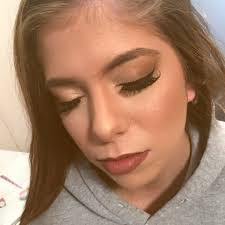 Amanda Thieman's Instagram, Twitter & Facebook