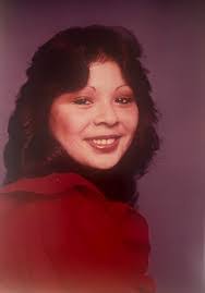 Lynne Winn's Instagram, Twitter & Facebook