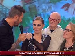 I want to tell you that yesterday i wrongly said that viviana saccone had not been on the program due to a family problem, something that i had understood after thursday. Viviana Saccone Fue Sorprendida En La Academia Por Sus Padres Y Ella No Pudo Contener Las Lagrimas Portal Brandsen