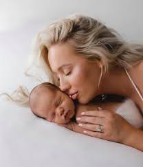 Oh so cute 😍 Elle Darby & Connor Swift welcome Saint Seven Swift to the  world ❤️