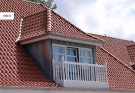 Wunderschone Gaube Mit Kleinem Balkon Kleine Balkone Dachgauben Kleiner Balkon