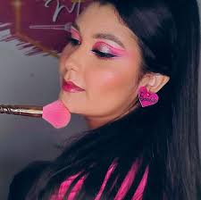 Andrea Molano Makeup