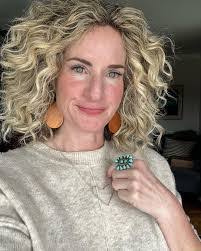 Lisa Leonard's Instagram, Twitter & Facebook