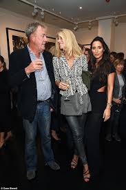 Jun 11, 2021 · lisa hogan was born in dublin to former model arlene underwood and husband maurice hogan. Jeremy Clarkson 57 Smitten With Girlfriend Lisa Hogan Express Digest