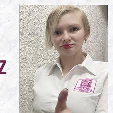 Hazel Singleton's Instagram, Twitter & Facebook