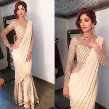 Find out the latest and trendy hairstyles for women at the right hairstyles. 20 Divine Hairstyles To Complement Your Saree