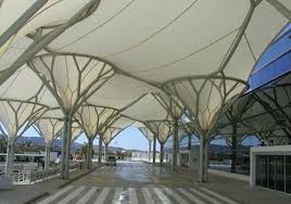 Our split airport guide includes essential information relating to terminal services, public transportation and nearby accommodation options.> Split Airport Makmax Group Taiyo Kogyo Tensile Membrane Structures