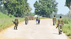 छत्तीसगढ़ चुनाव में बस्तर क्षेत्र के बूथों पर अभेद्य सुरक्षा, भाटी साहब के विश्व प्रसिद्ध बहनोई अस्थाई रूप से आगामी आदेश तक दशहरे के दिन दहाड़े कारागार प्रेषित बिजली मिस्त्री वीरेंद्र यादव पर  1 लाख जवानों की रहेगी पैनी नजर | Chhattisgarh Election Bastar area booths  have impenetrable ...