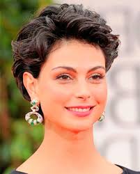 It is also equal both in length and width and to choose the right cut you will only need to select the features that you would. Short Curly Hairstyles For Round Faces 32 Short Curly Hairstyles For Women Round Face Curly Hair Very Short Hair