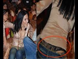 Image result for worst wardrobe malfunctions bollywood
