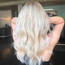 den unschonen gelbstich entfernen ist nur beim friseur moglich mit diesen tipps klappt die korrektur auch ganz einfach von z hair styles long hair styles hair