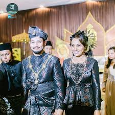 Cara ikat samping baju pengantin/songket. Sekitar Resepsi Perkahwinan Yana Samsudin Fadzil Zahari Di Jitra Kedah
