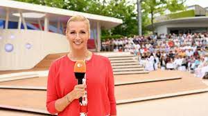 Andrea kiewel präsentiert wieder großartige musik und gäste! Zdf Fernsehgarten 2021 Erste Details Bekannt So Feiert Andrea Kiewel Das 35 Jubilaum News De