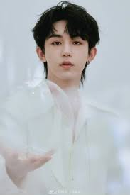 📷📸 #Hanoi girl in the summer sun here. through my little camera ✨